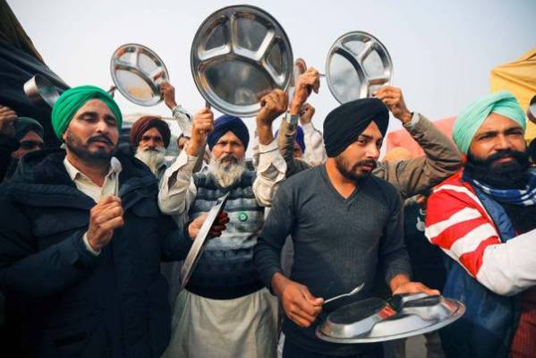 Taali Bajao protest