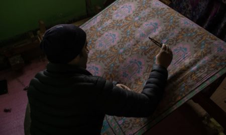 Pashmina weaving weaver handloom craftsmen kaani shawl kashmir
