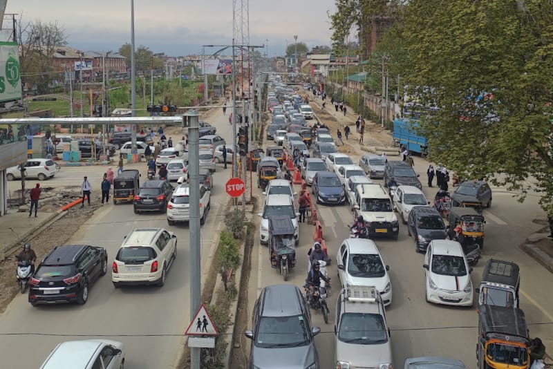 One dead, nine injured including five schoolchildren in separate road accidents across JK